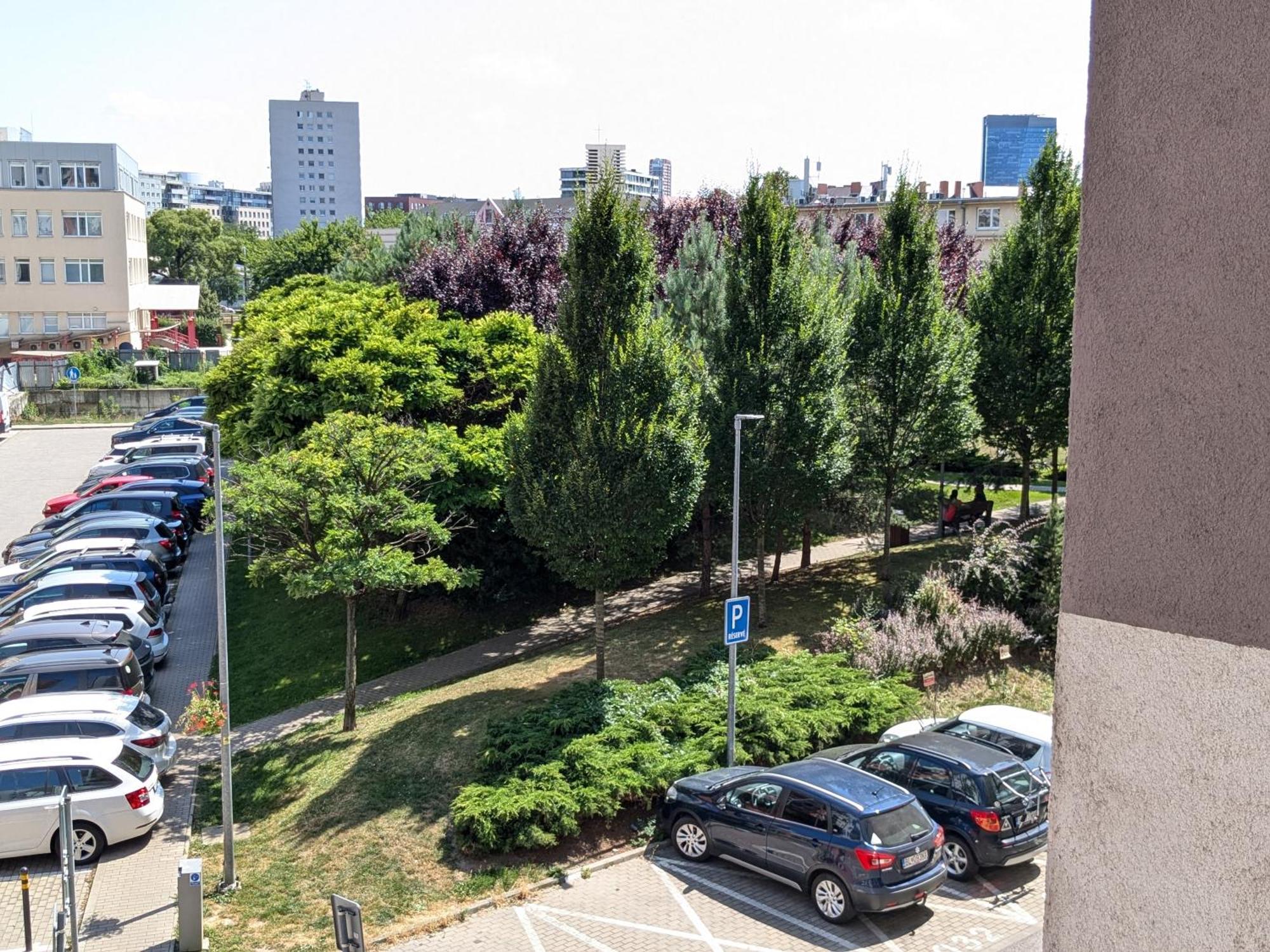 Apartman Bratislava City & Parking Exterior photo